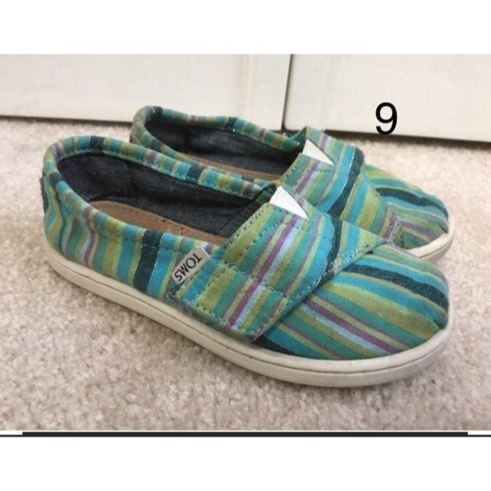 TOMS size 9 green teal stripped classics